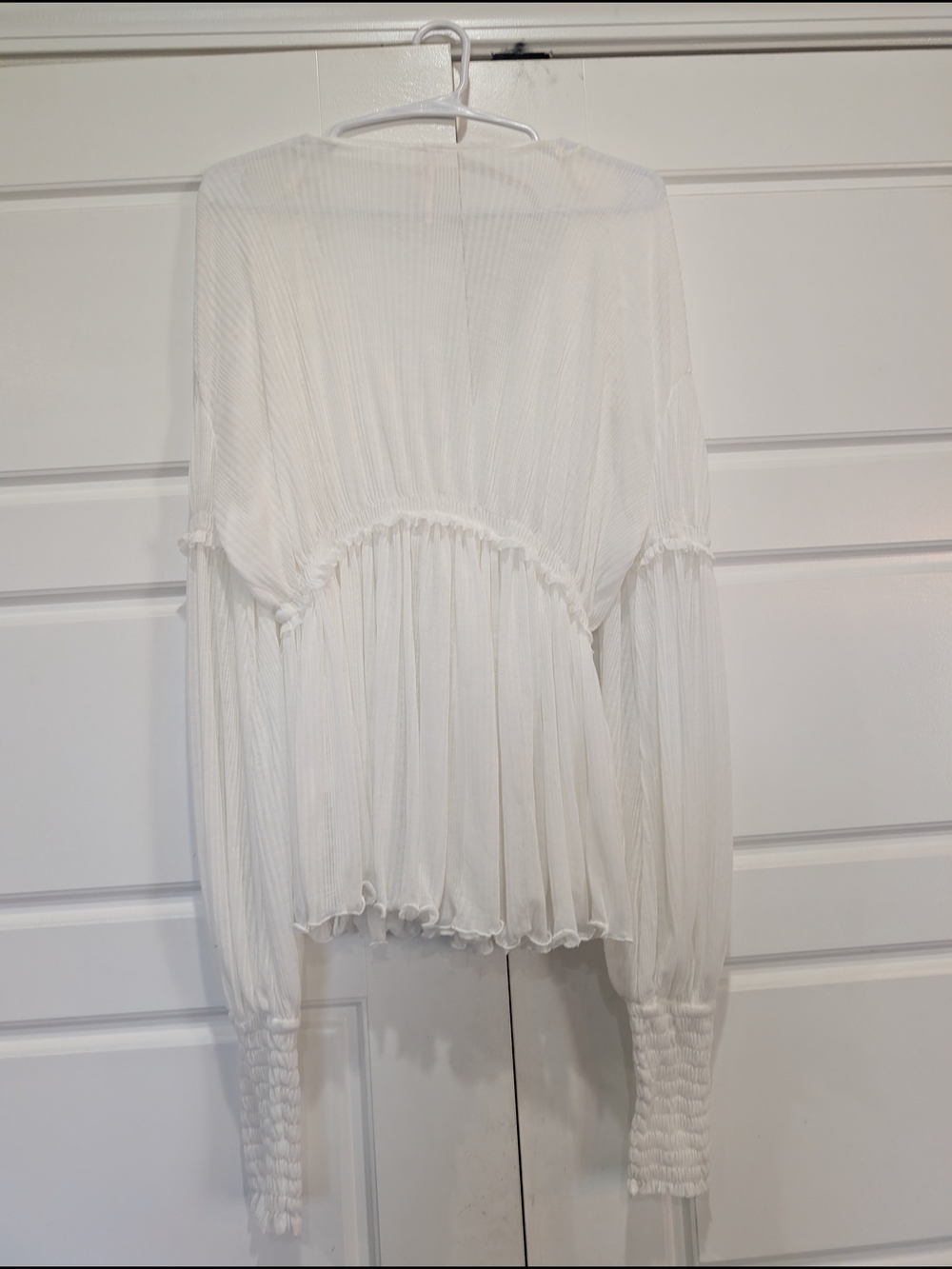 Free People Ivory Ruched V-Neck Top Size M NWT - Picture 2 of 7
